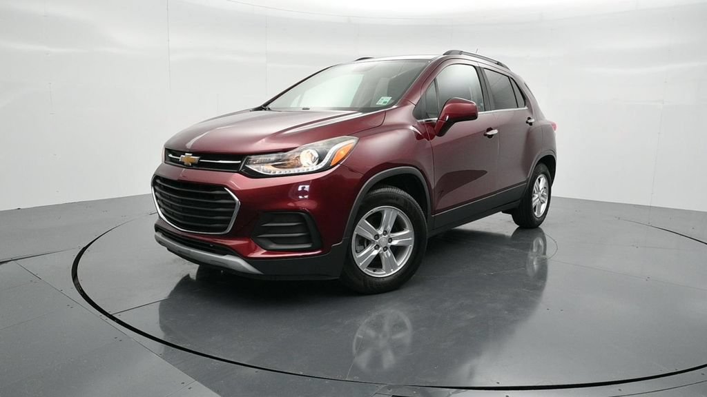 Used 2017 Chevrolet Trax LT w/ LT Convenience Package FWD image 9