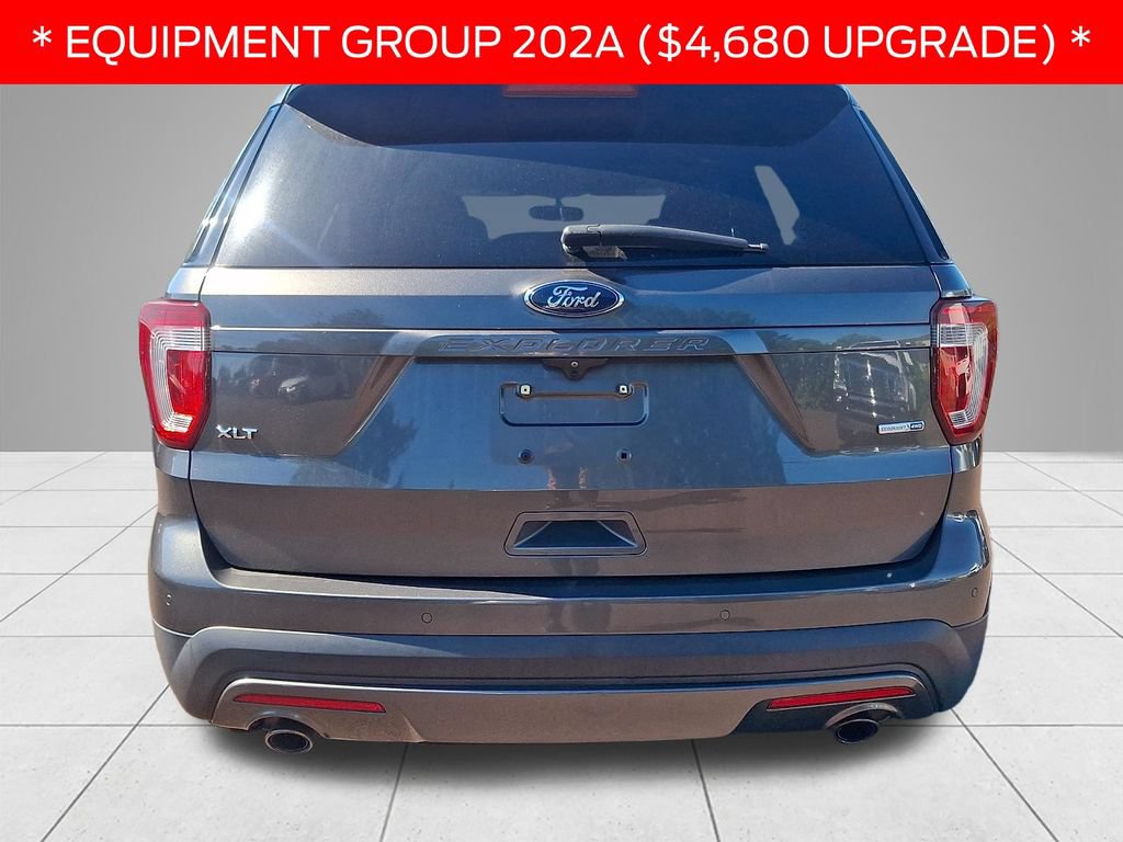 Used 2017 Ford Explorer XLT w/ Equipment Group 202A AWD/4WD image 5