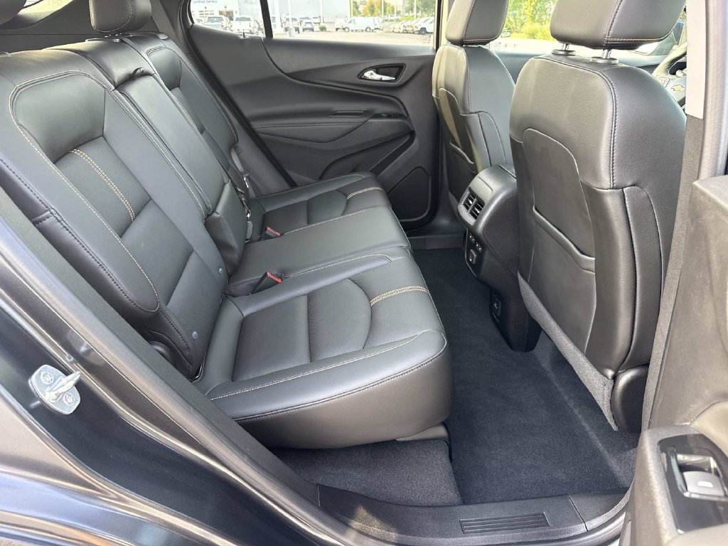 Used 2022 Chevrolet Equinox Premier AWD/4WD image 21