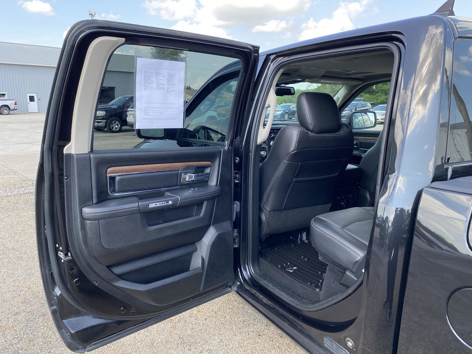 Used 2017 RAM 1500 Laramie w/ Convenience Group AWD/4WD image 25