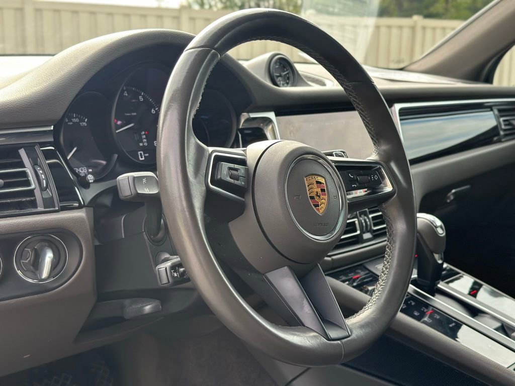 Used 2023 Porsche Macan AWD/4WD image 17