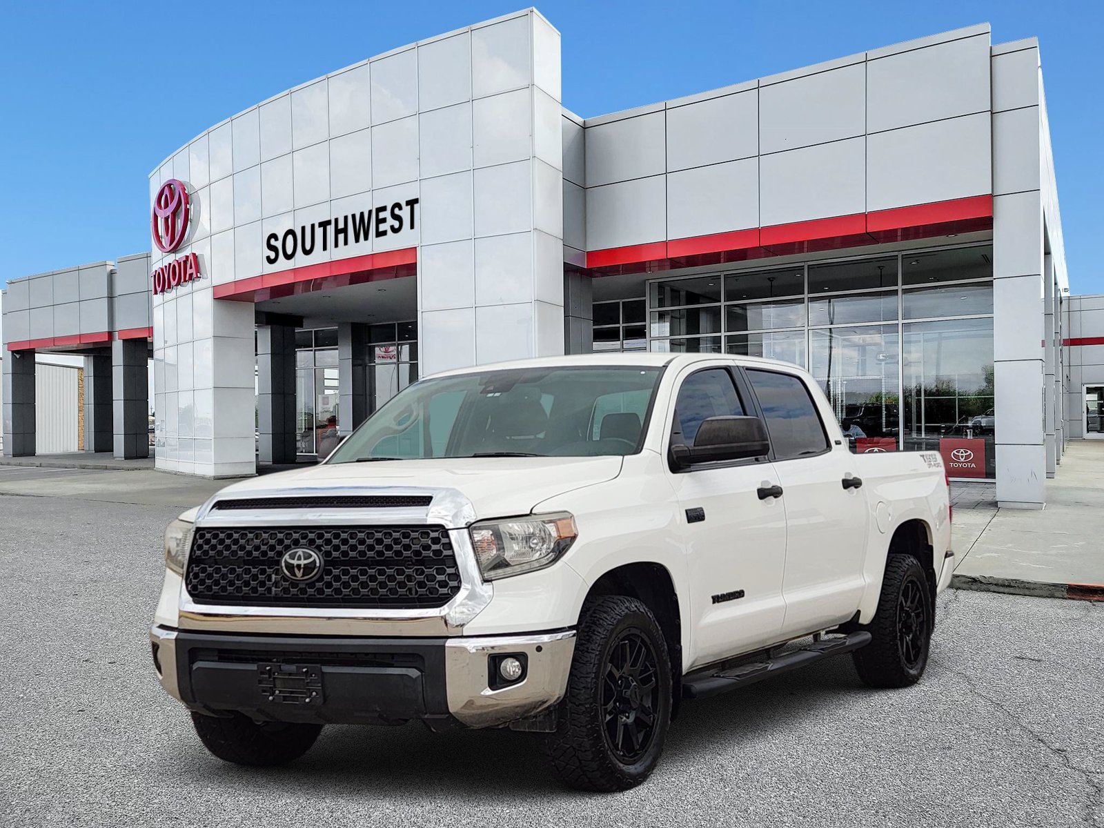 Used 2021 Toyota Tundra SR5 RWD image 2