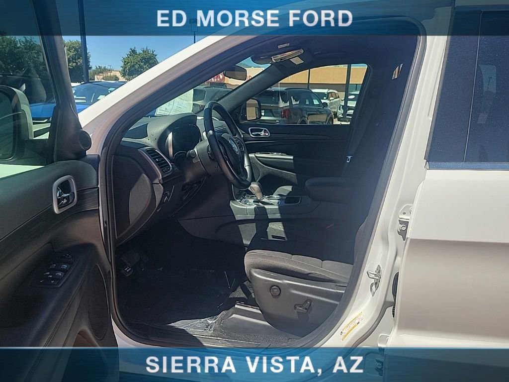 Used 2020 Jeep Grand Cherokee Laredo AWD/4WD image 9
