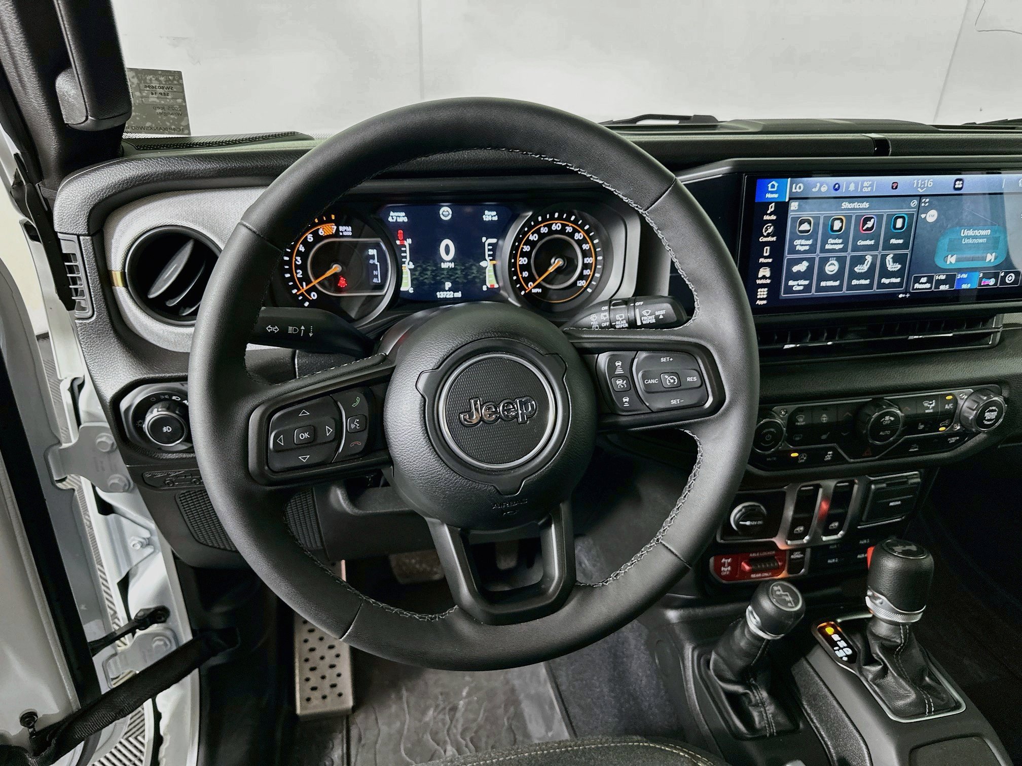 Used 2025 Jeep Wrangler Sport AWD/4WD image 17