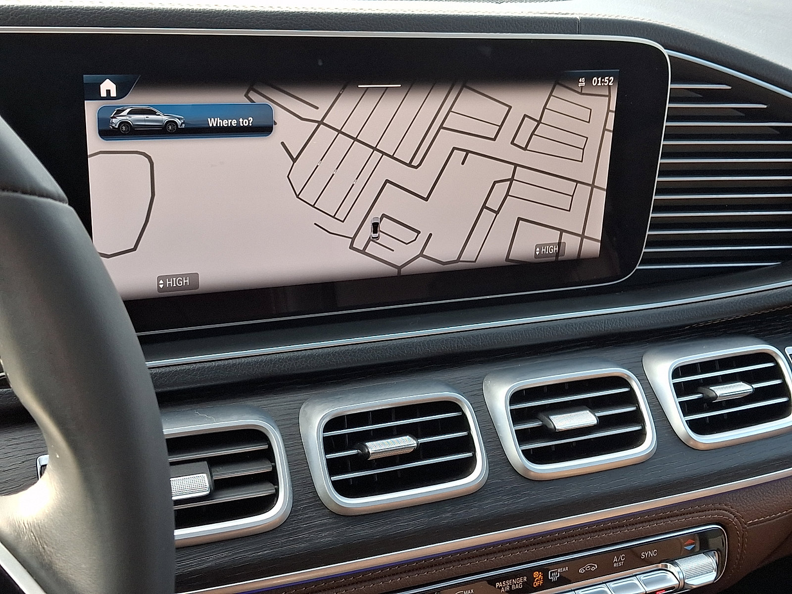 Used 2024 Mercedes-Benz GLE 350 4MATIC image 17