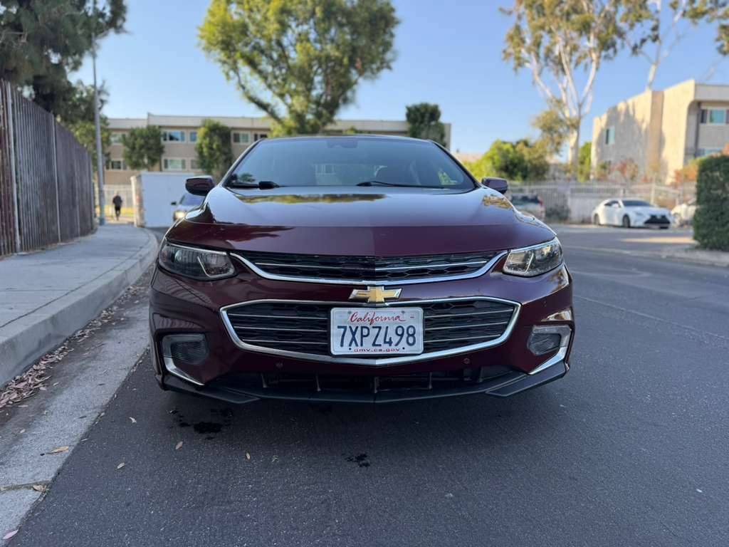 Used 2016 Chevrolet Malibu LT w/ Driver Confidence Package FWD image 2