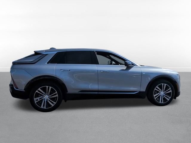 Used 2024 Cadillac Lyriq Luxury w/ LPO, Floor Liner Package image 4