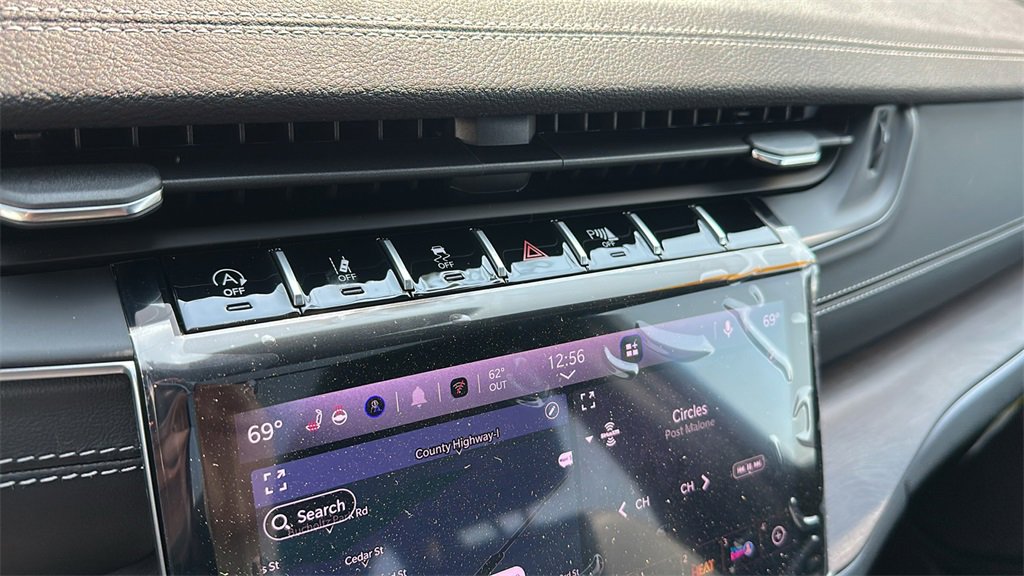 New 2025 Jeep Grand Cherokee Limited w/ Black Appearance Package image 20