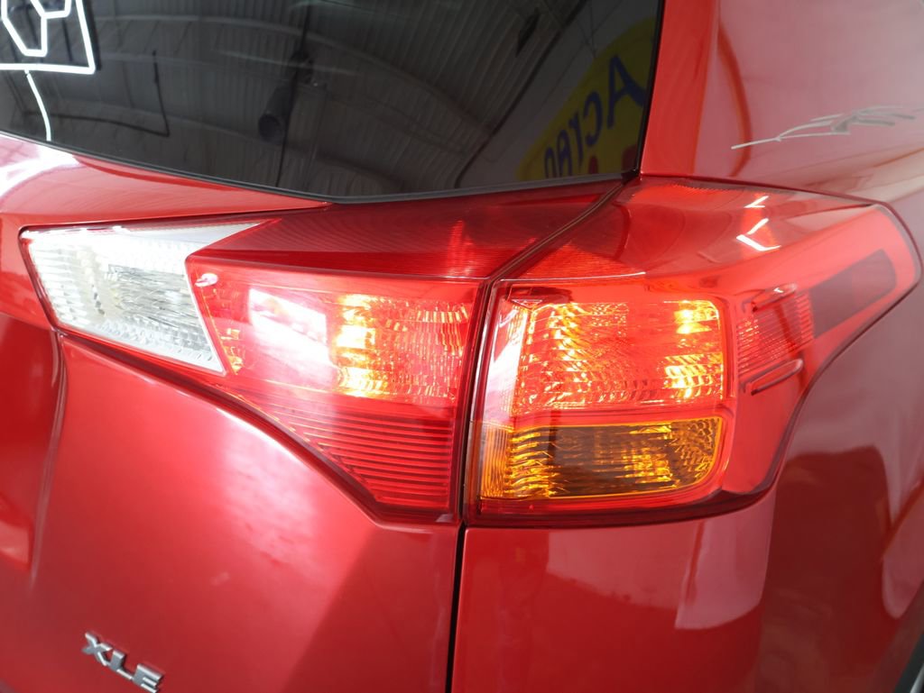 Used 2015 Toyota RAV4 XLE FWD image 30