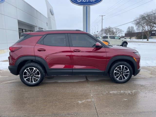 Used 2025 Chevrolet TrailBlazer LT w/ LT Cold Weather Package image 16