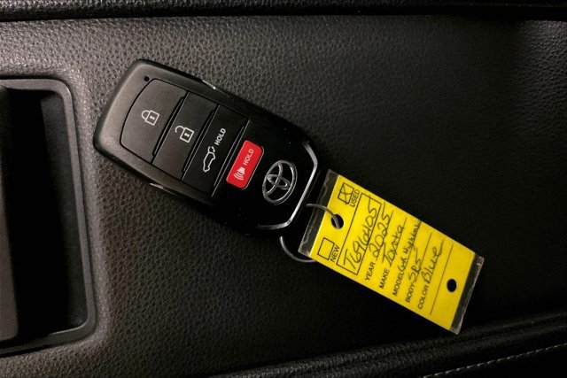 Certified 2025 Toyota Grand Highlander AWD image 12