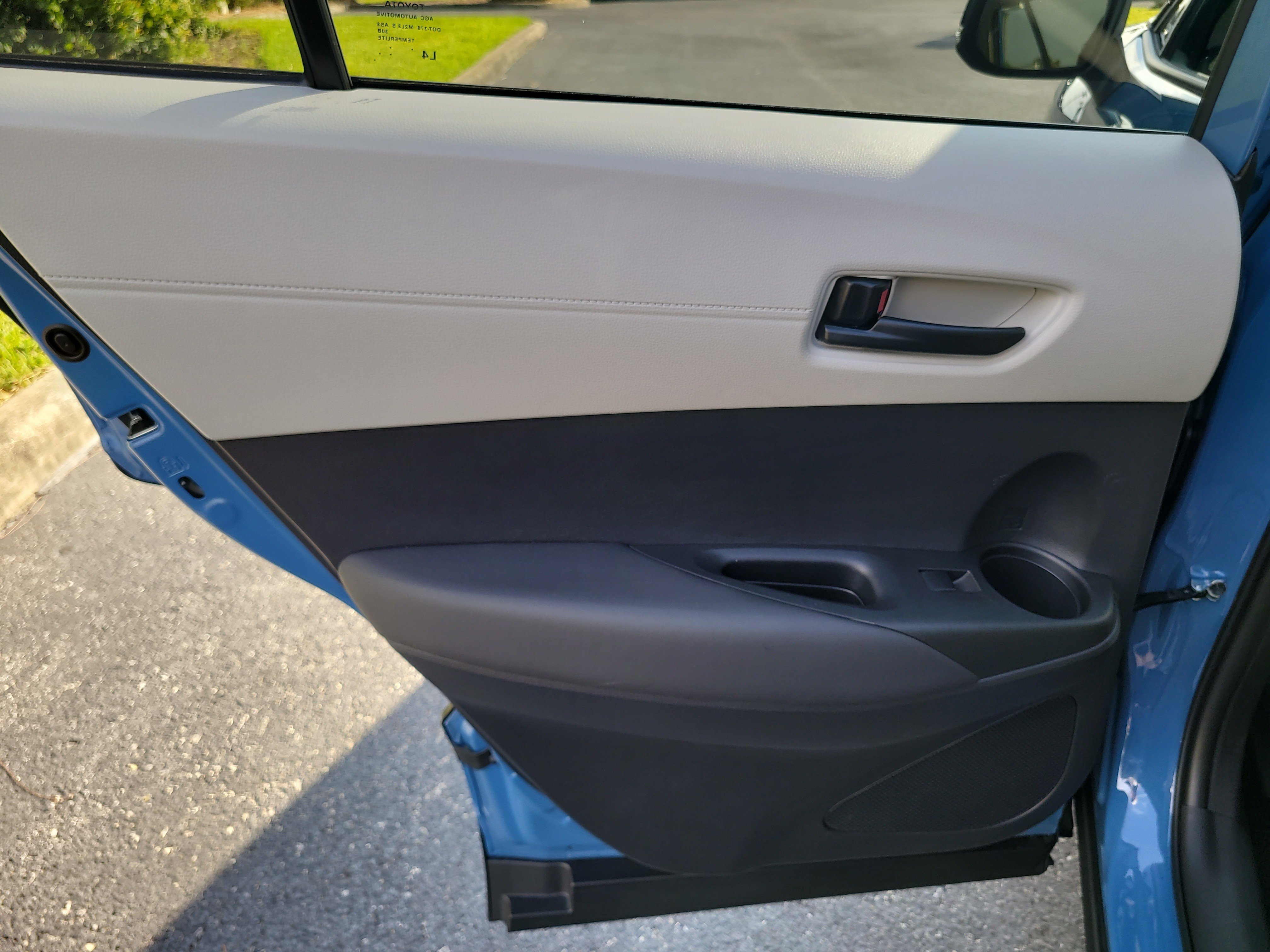 Used 2026 Toyota Corolla Cross LE w/ Moonroof Package FWD image 12