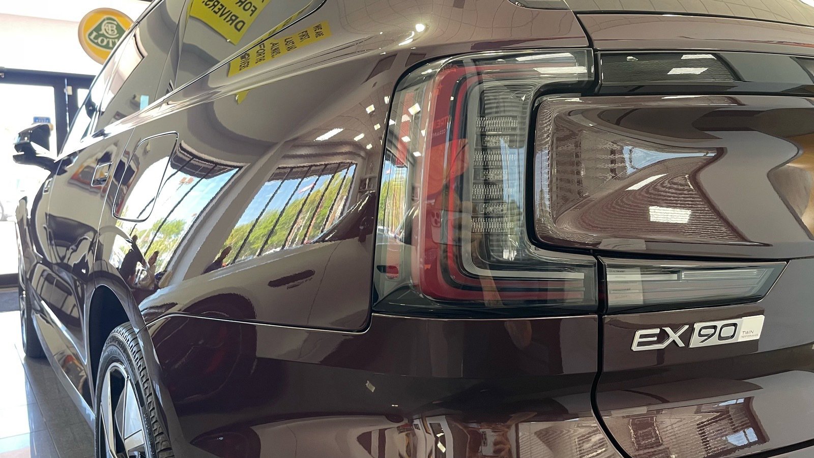 Used 2025 Volvo EX90 Ultra image 16