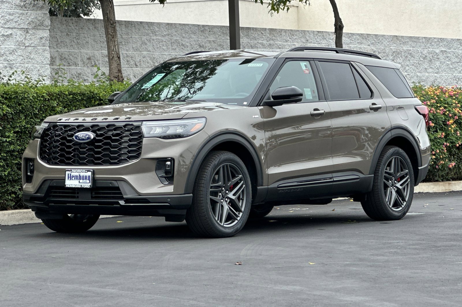 New 2026 Ford Explorer ST-Line w/ ST-Line Street Pack image 8
