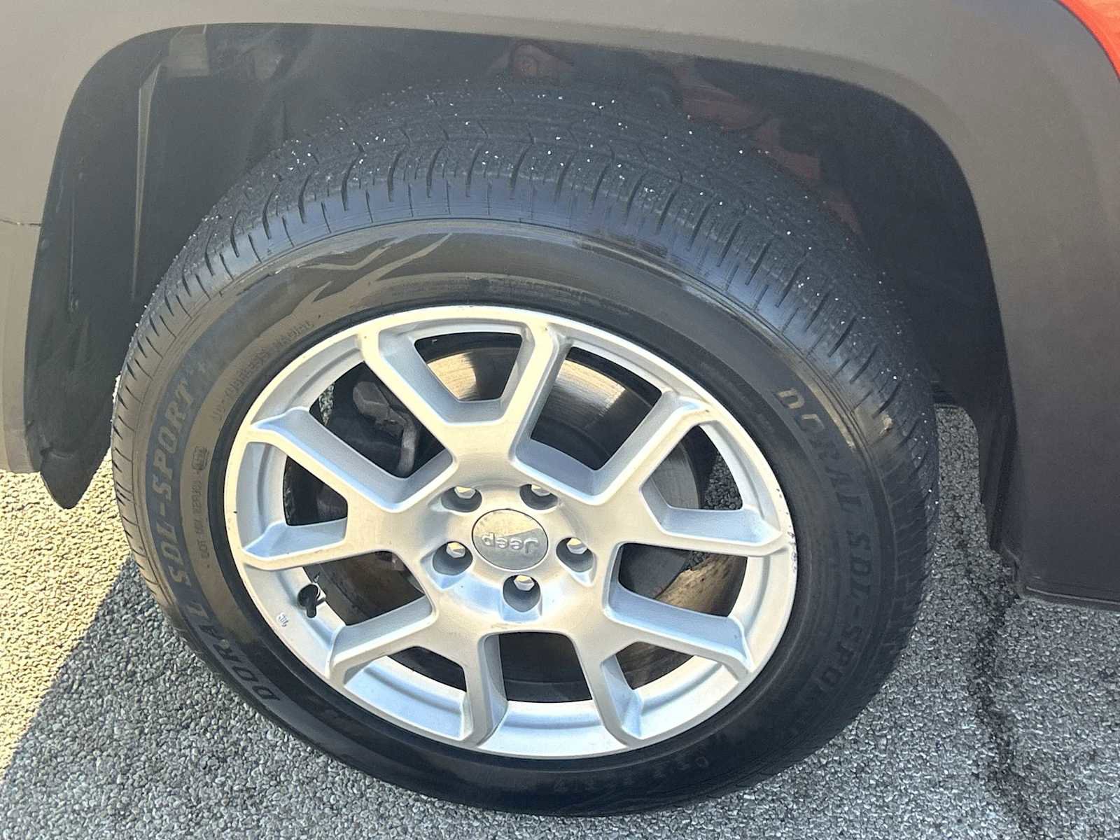 Used 2020 Jeep Renegade Latitude w/ Cold Weather Group image 30