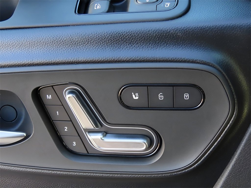 Used 2024 Mercedes-Benz Sprinter 2500 image 51