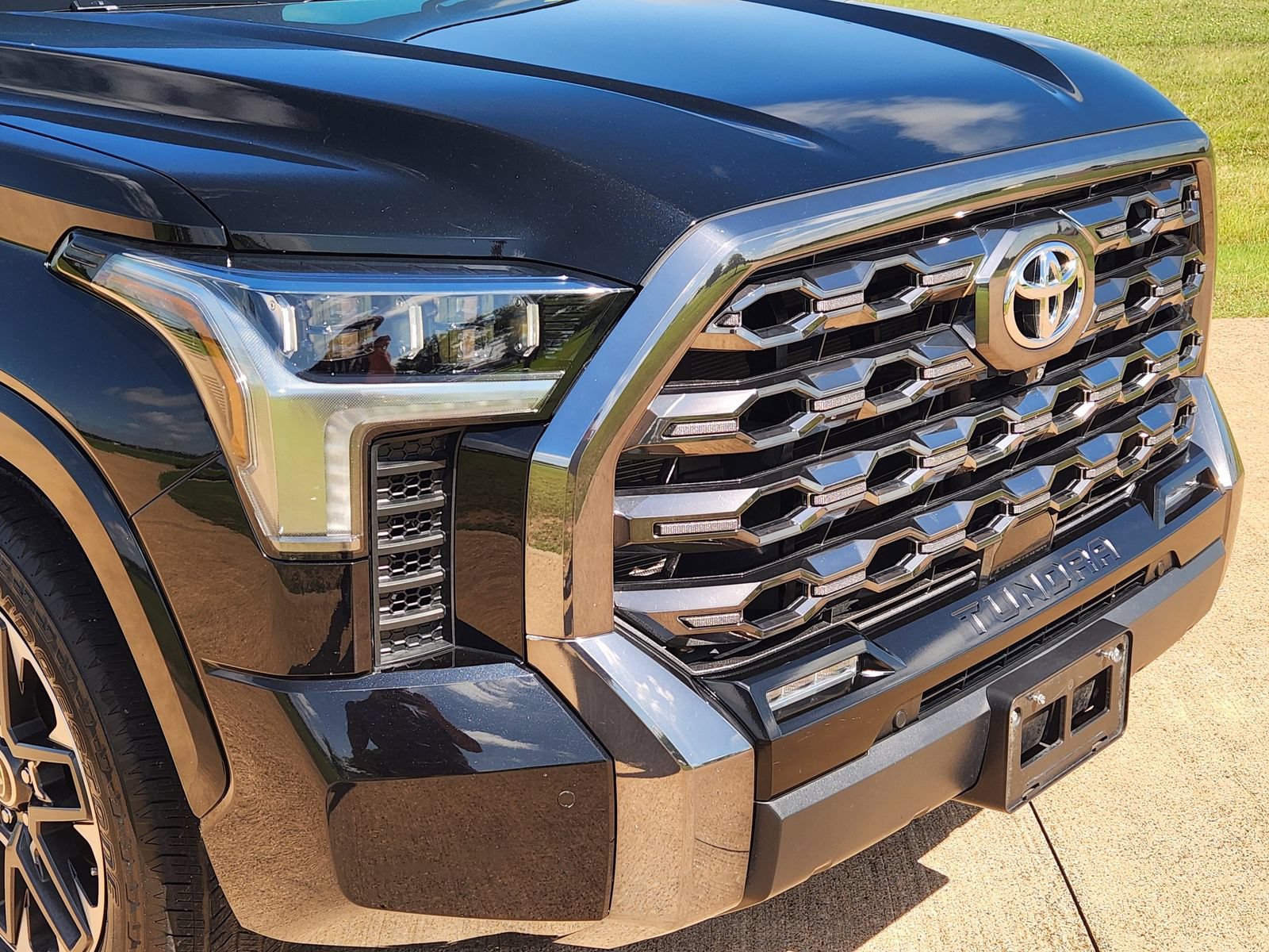 Used 2022 Toyota Tundra Platinum RWD image 12