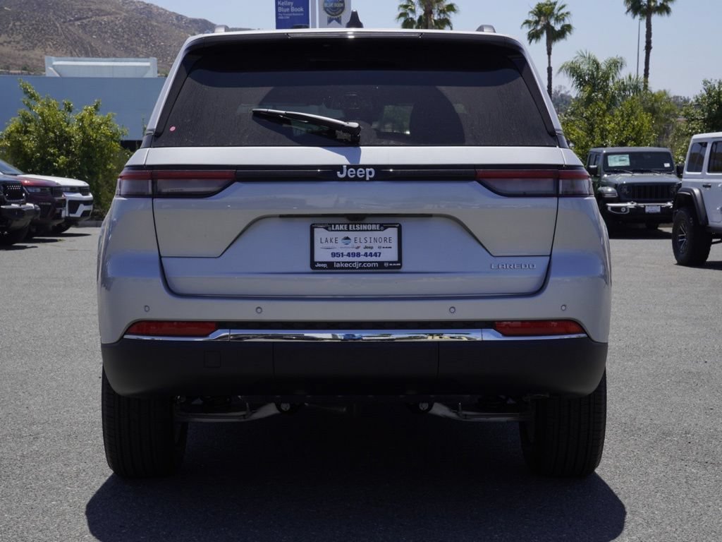 New 2026 Jeep Grand Cherokee Laredo RWD image 5