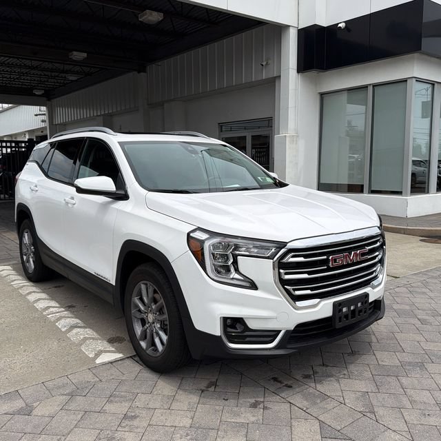 Used 2023 GMC Terrain SLT w/ Infotainment Package II AWD/4WD image 10