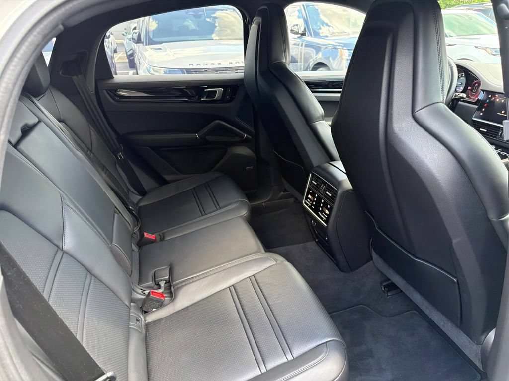 Used 2022 Porsche Cayenne E-Hybrid Coupe w/ Premium Plus Package AWD/4WD image 13