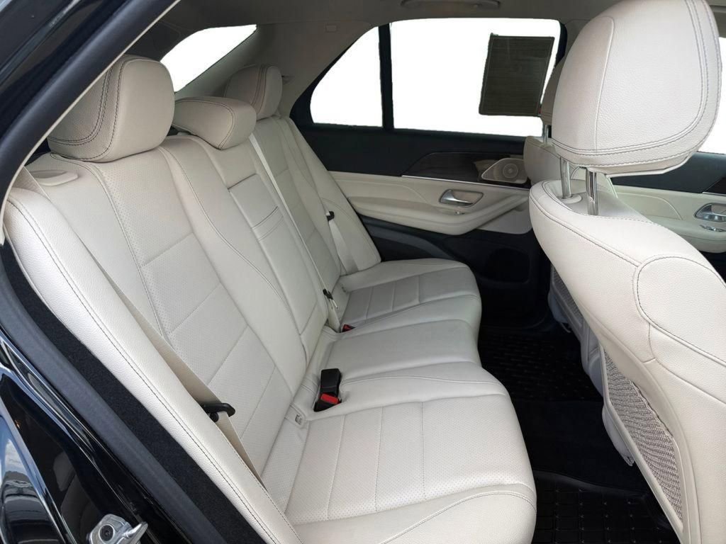 Used 2025 Mercedes-Benz GLE 450e 4MATIC image 17