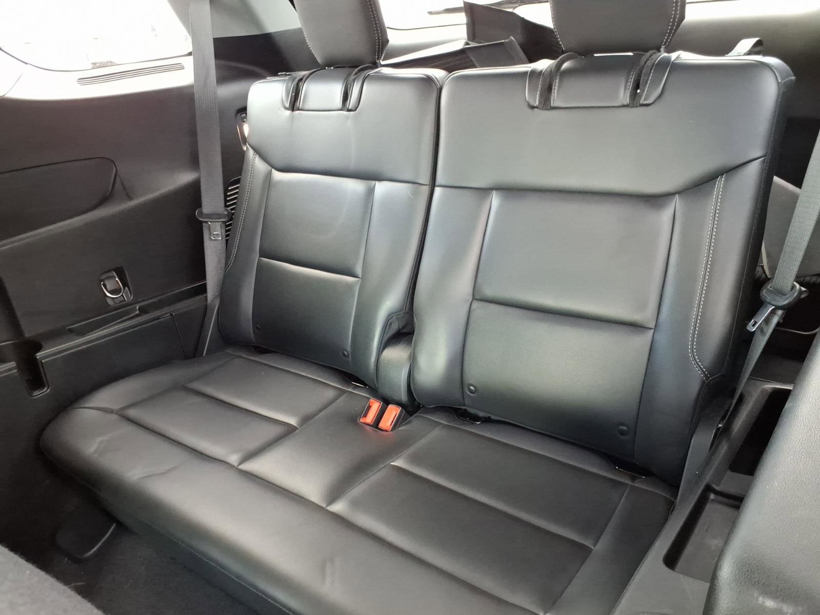 Used 2021 Ford Explorer XLT w/ Equipment Group 202A AWD/4WD image 14