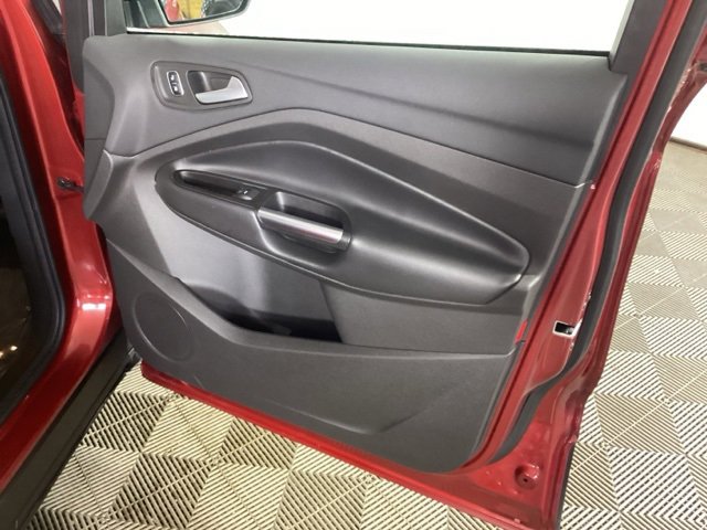 Used 2017 Ford Escape SE w/ SE Cold Weather Package image 18