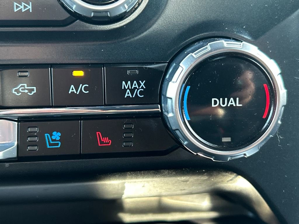 Used 2022 Ford F150 Lariat w/ Max Trailer Tow Package image 19