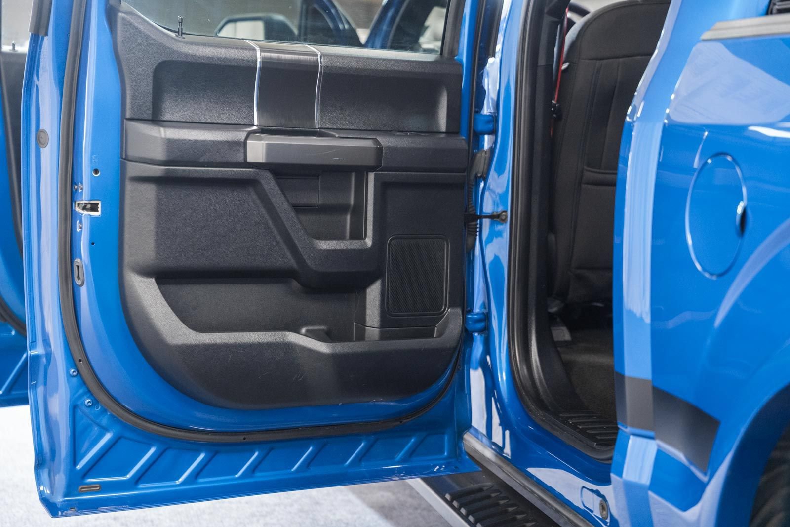 Used 2019 Ford F150 XLT w/ Equipment Group 302A Luxury AWD/4WD image 40