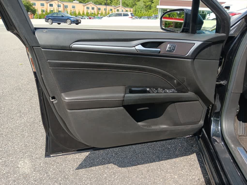 Used 2014 Ford Fusion Titanium FWD image 30