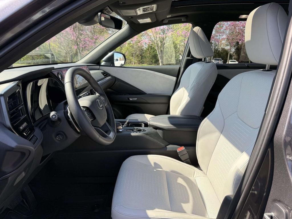 Used 2026 Lexus TX 350 AWD w/ Technology Package image 14