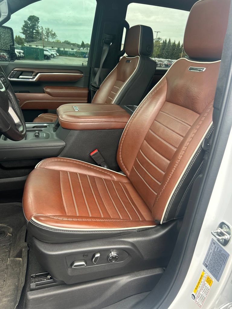 Used 2024 GMC Sierra 2500 Denali Ultimate w/ Max Trailering Package AWD/4WD image 8