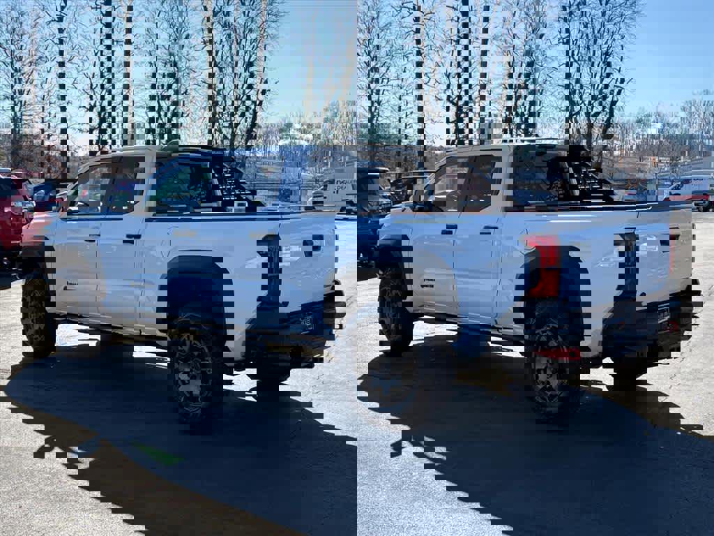 Used 2025 Toyota Tacoma Trailhunter Hybrid image 26