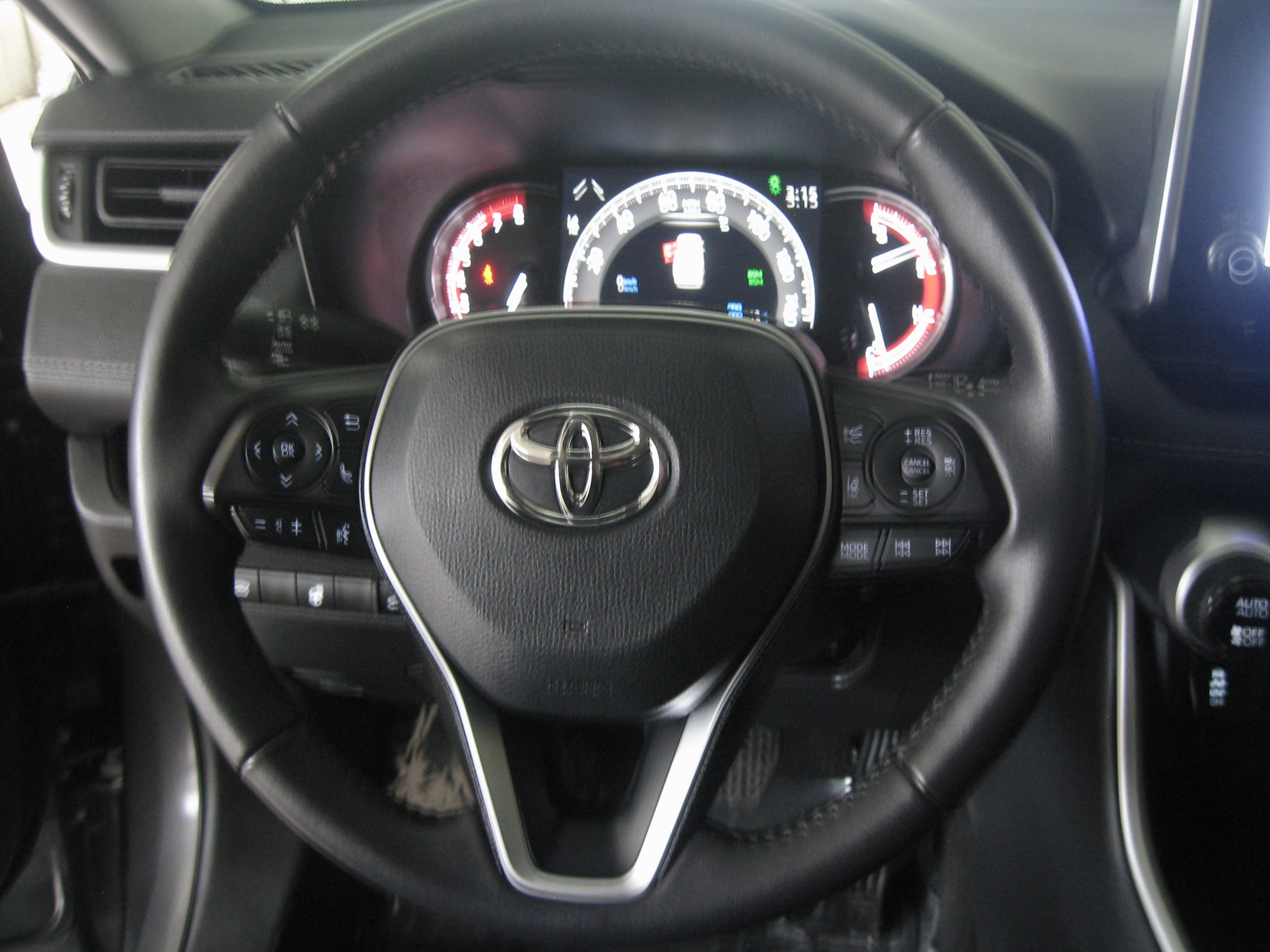 Used 2025 Toyota RAV4 XLE w/ Convenience Package AWD/4WD image 14