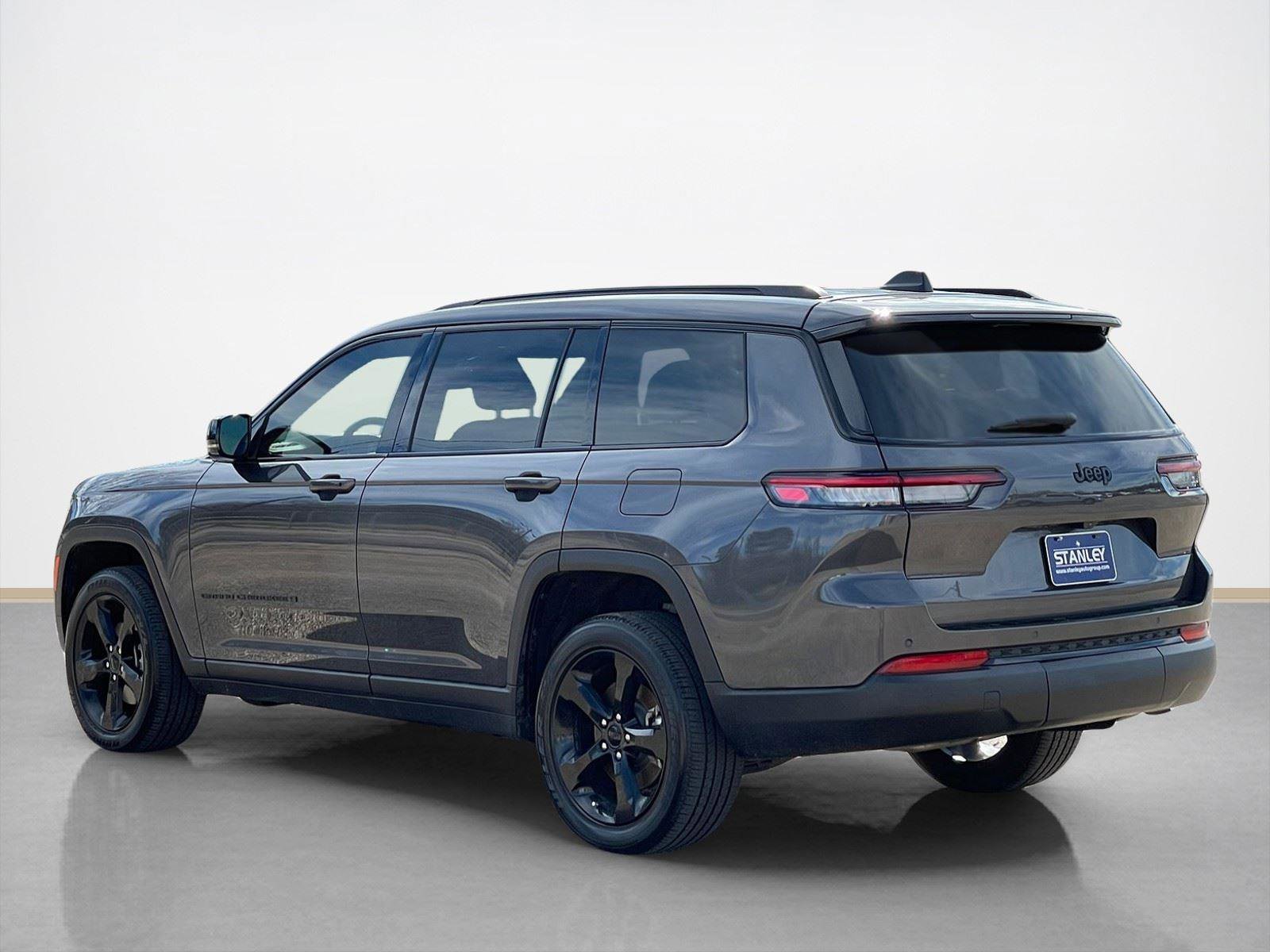 Used 2024 Jeep Grand Cherokee L Altitude image 5