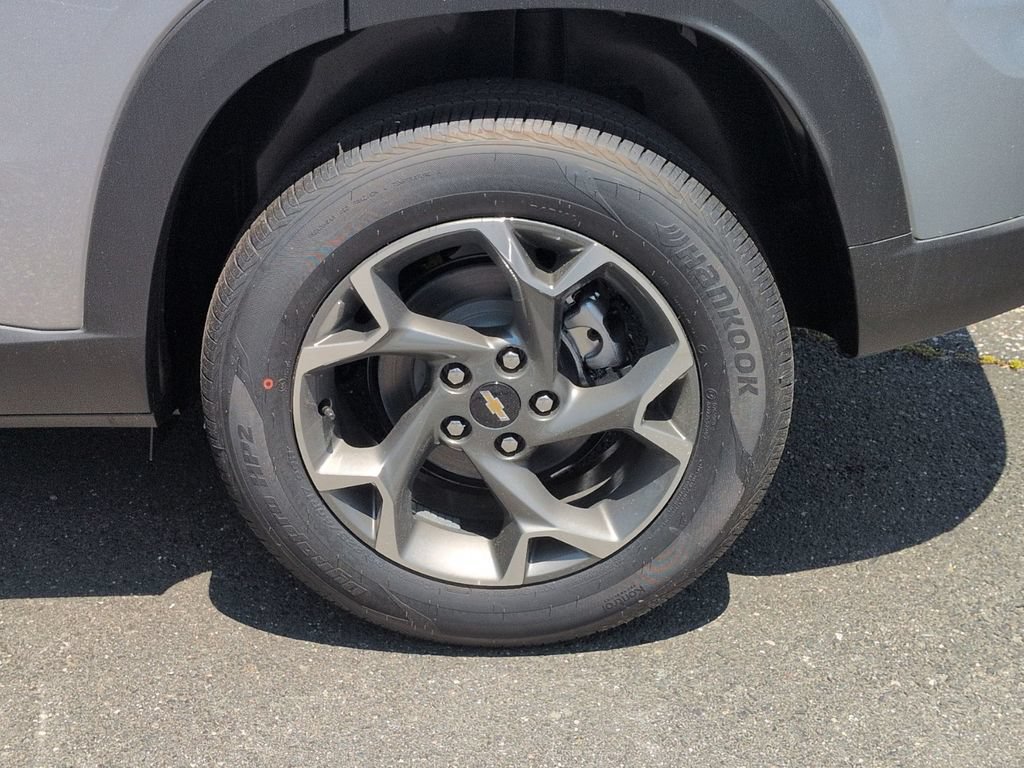 New 2026 Chevrolet Trax LT w/ Sunroof Package FWD image 27