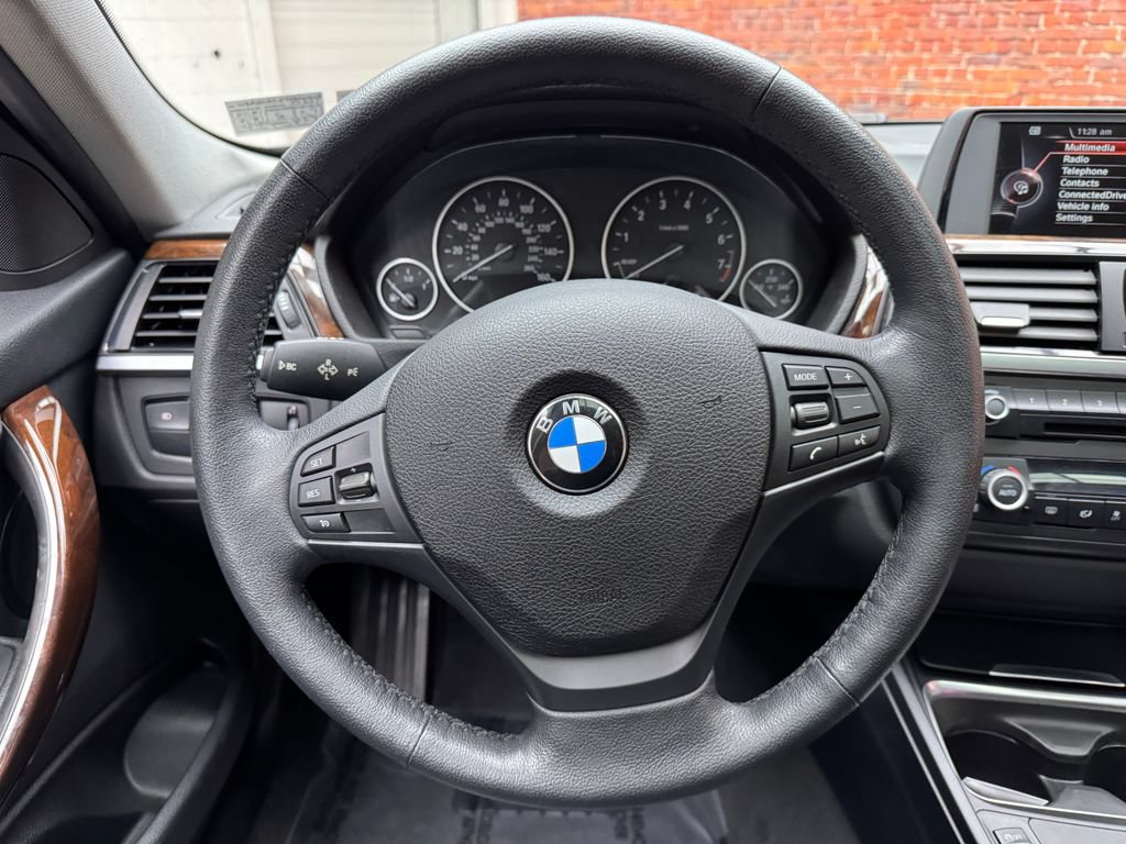 Used 2015 BMW 320i xDrive Sedan AWD/4WD image 14