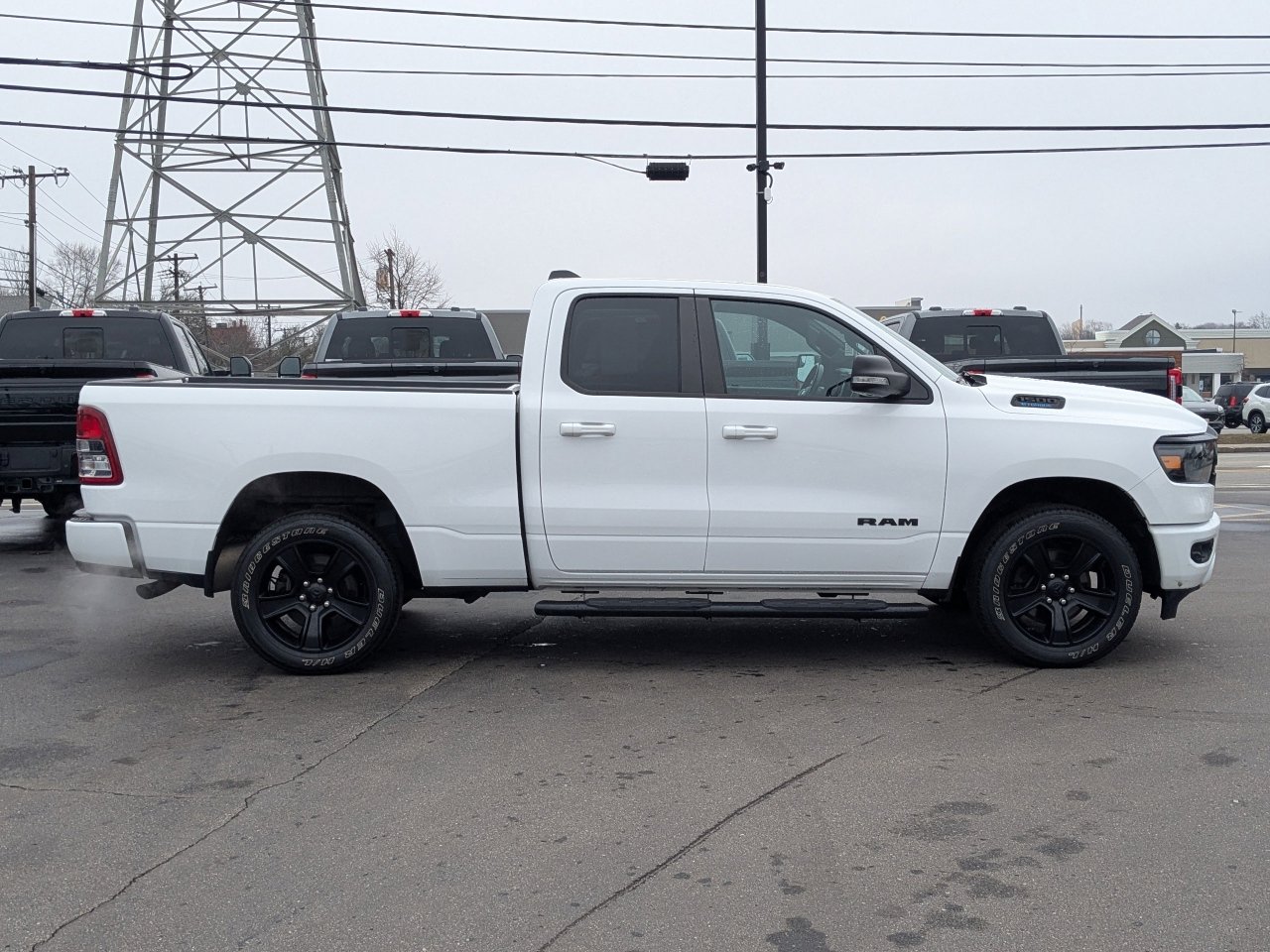 Used 2022 RAM 1500 Big Horn w/ Night Edition image 3