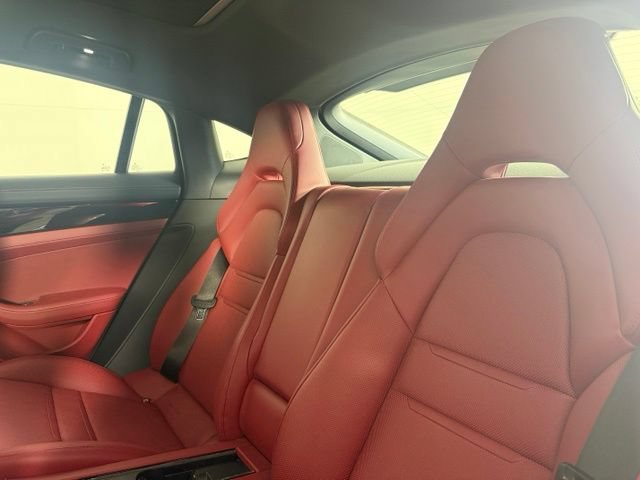 Used 2020 Porsche Panamera RWD image 18