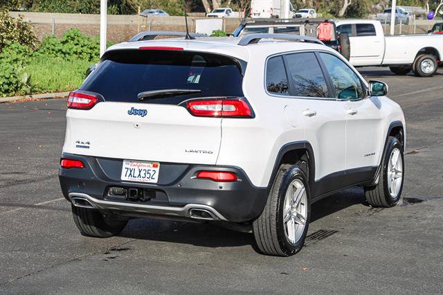 Used 2017 Jeep Cherokee Limited w/ Luxury Group image 4