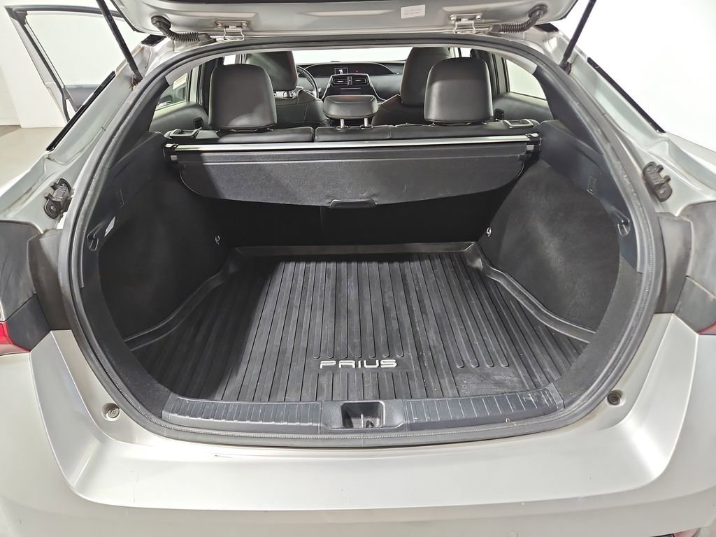 Used 2019 Toyota Prius XLE w/ Premium Convenience Package FWD image 22