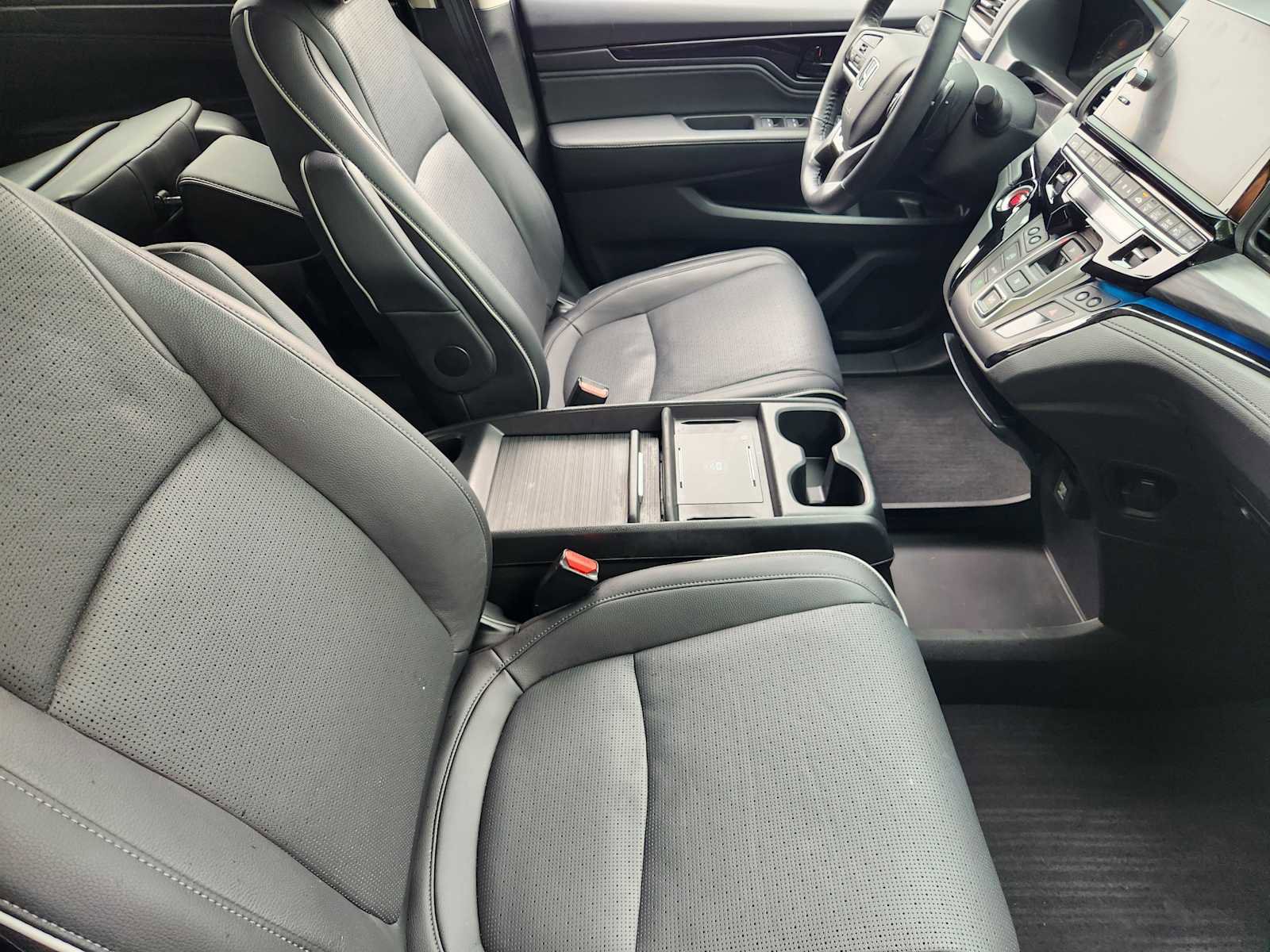 Used 2025 Honda Odyssey Elite image 14
