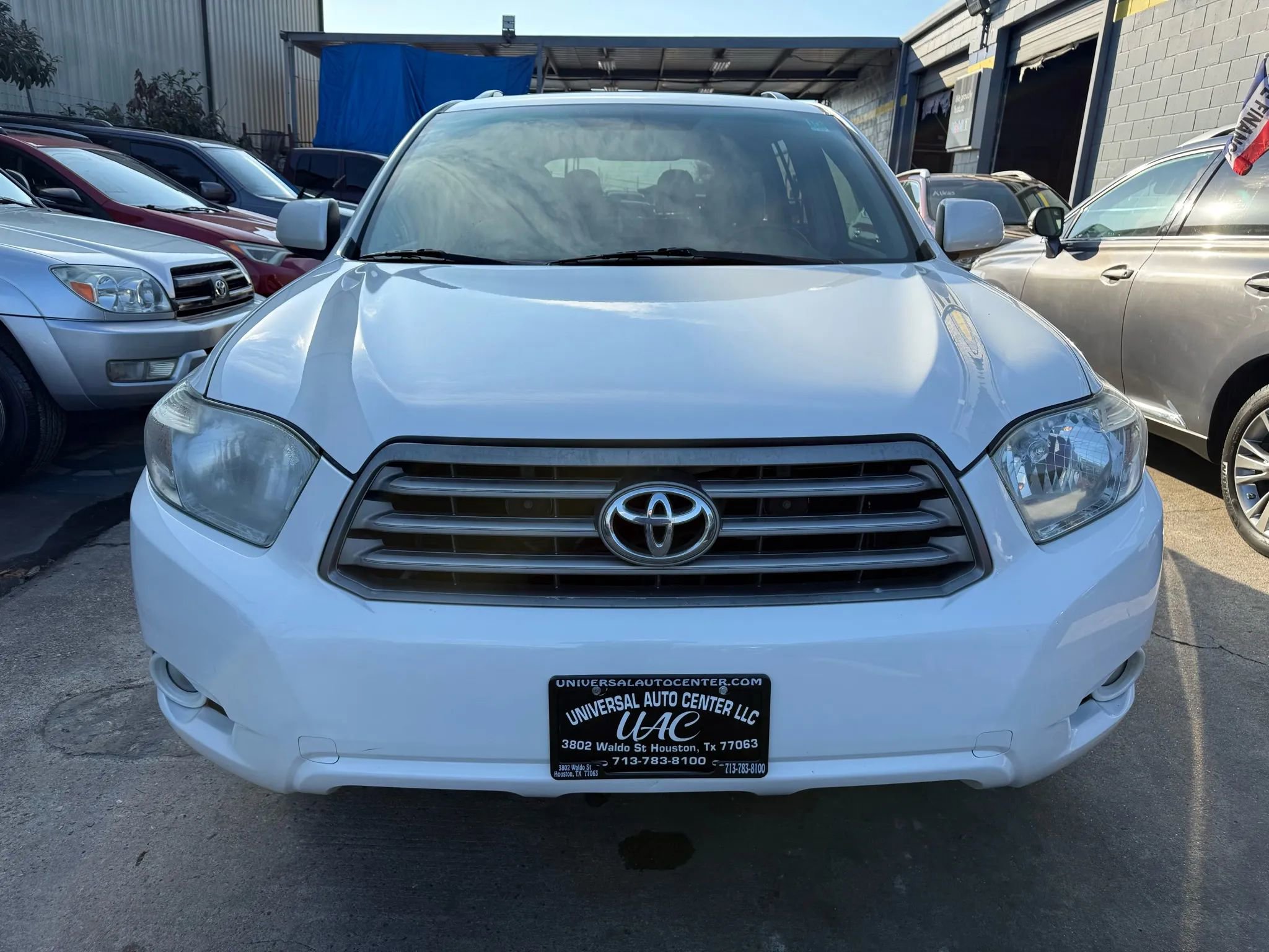 Used 2010 Toyota Highlander SE image 2