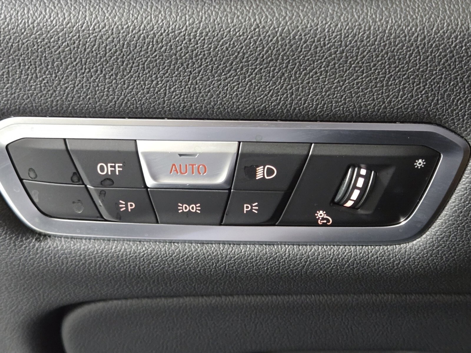 Used 2023 BMW X6 xDrive40i w/ M Sport Package image 26