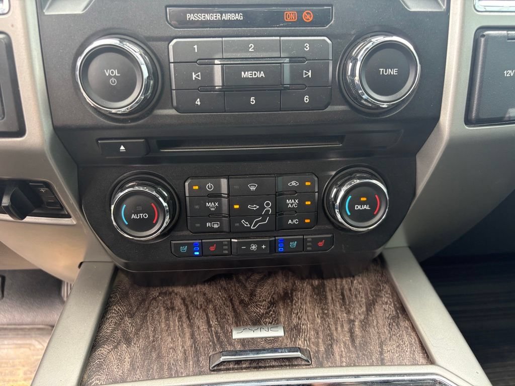 Used 2017 Ford F250 Lariat w/ Lariat Ultimate Package AWD/4WD image 26