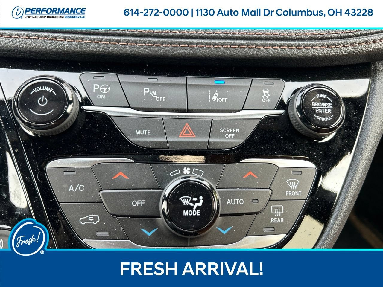 Used 2024 Chrysler Pacifica Pinnacle FWD image 25