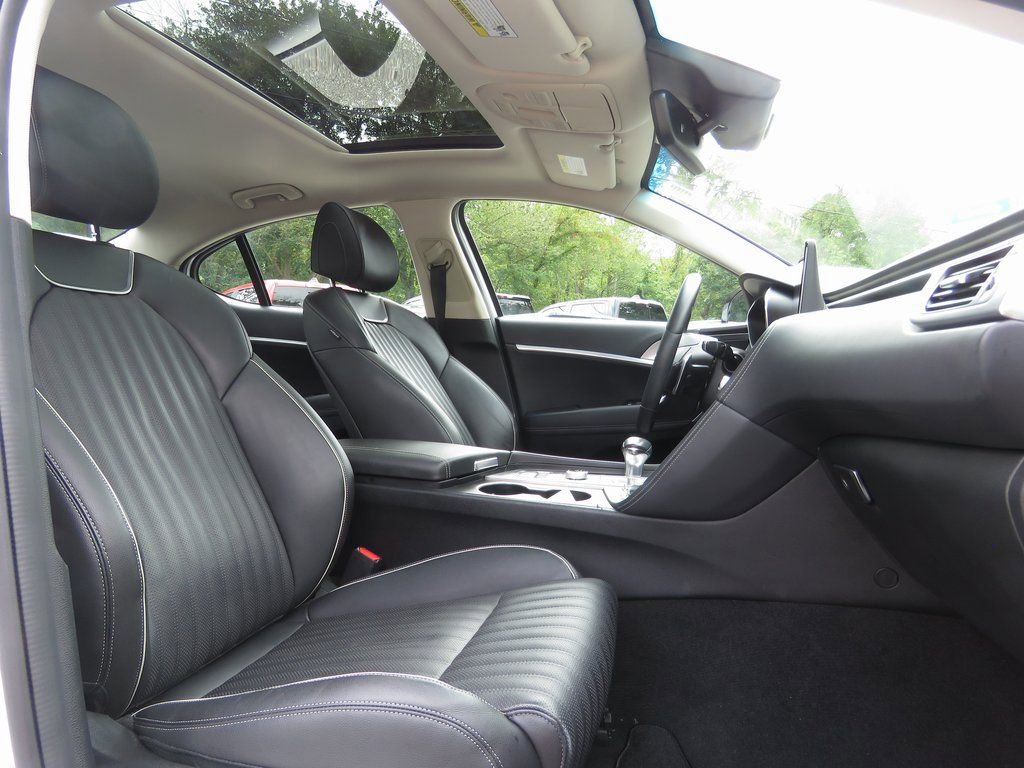 Used 2022 Genesis G70 2.0T w/ Prestige Package image 16