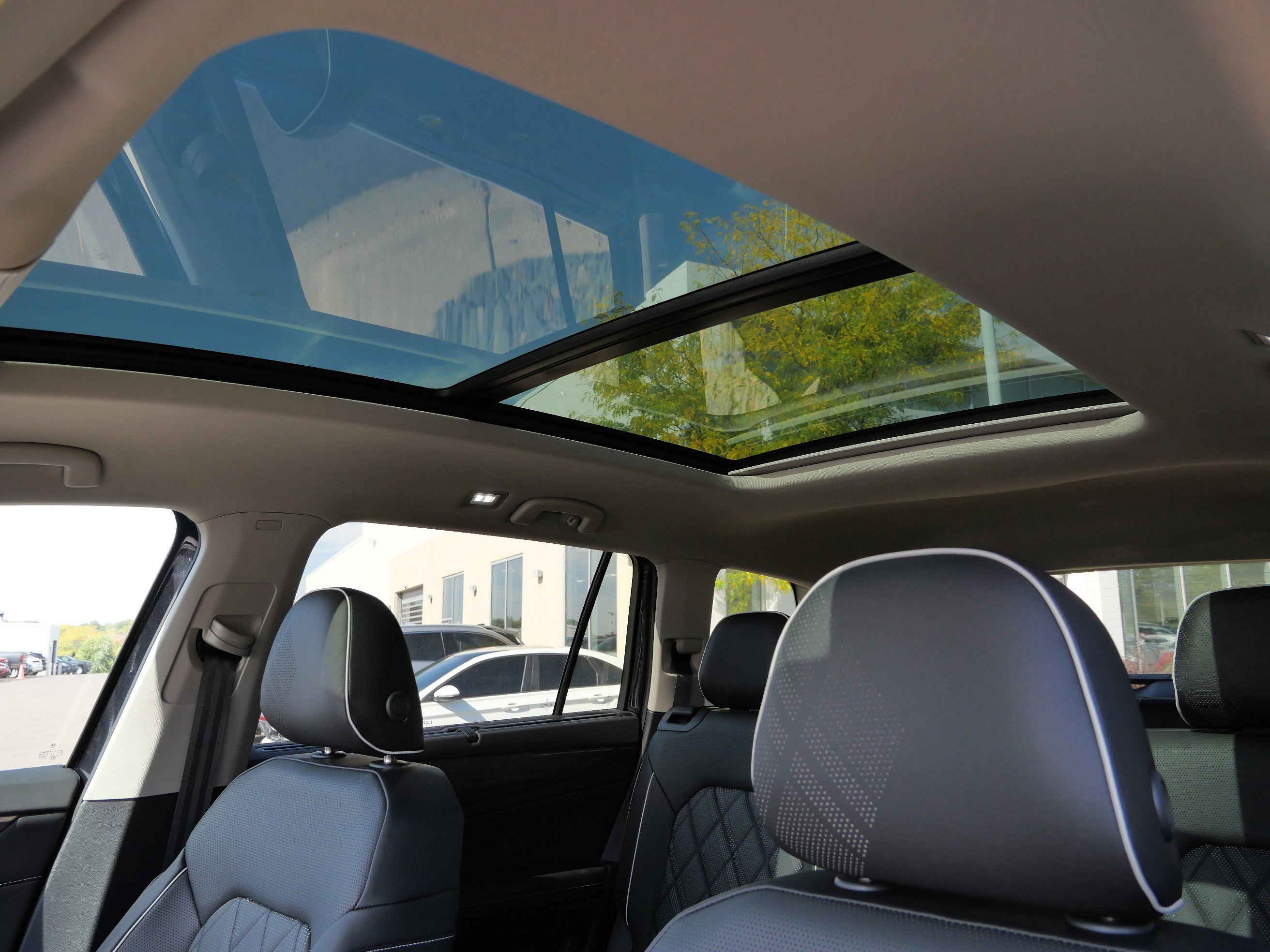 New 2026 Volkswagen Atlas SEL Premium R-Line AWD/4WD image 9