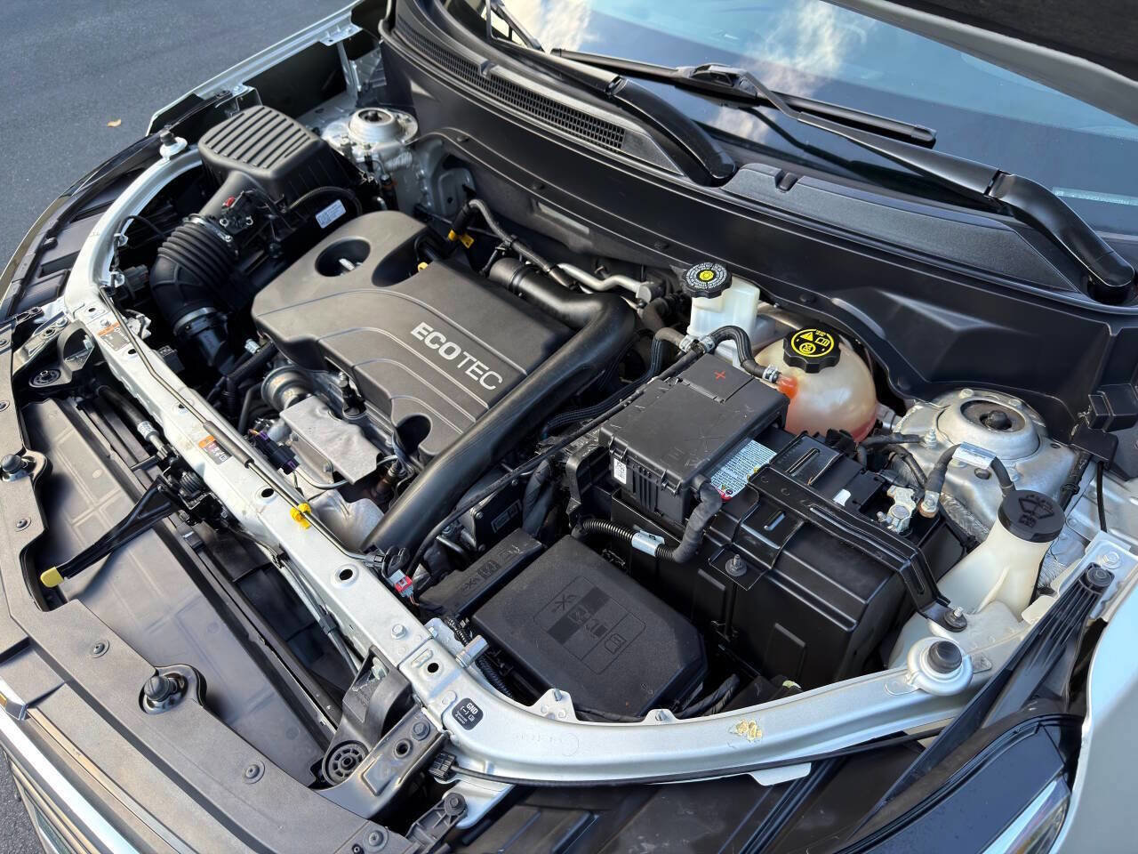 Used 2018 Chevrolet Equinox LT image 28