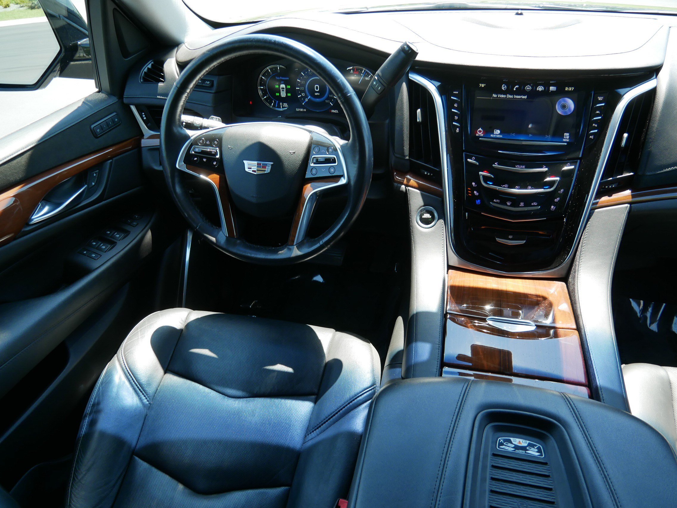 Used 2019 Cadillac Escalade ESV Premium Luxury AWD/4WD image 7